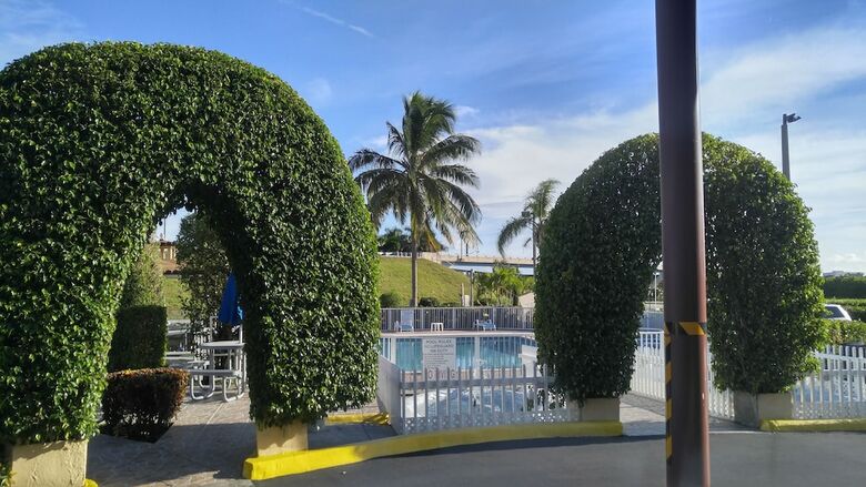 Hotel Baymont By Wyndham Florida City