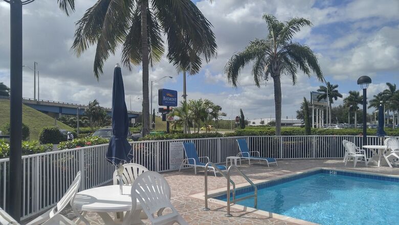 Hotel Baymont By Wyndham Florida City