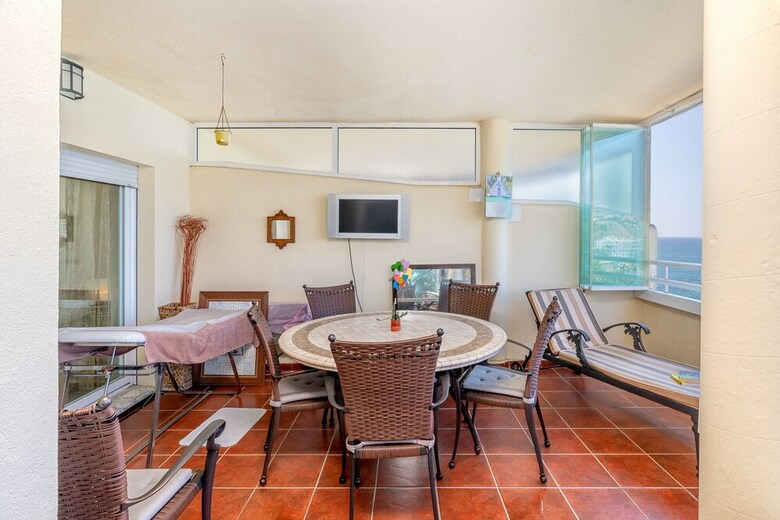 Costa Quebrada - Beachfront 3br Apartment With Huge Terrace & Sea Views