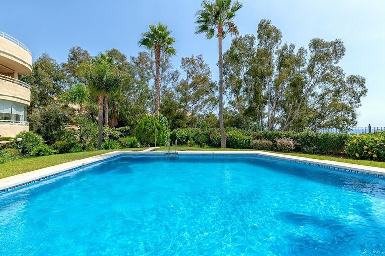 Costa Quebrada - Beachfront 3br Apartment With Huge Terrace & Sea Views