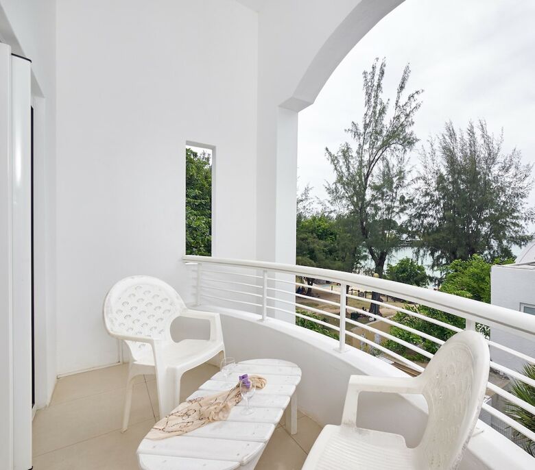 Le Beachclub Serviced Apartments And Villas