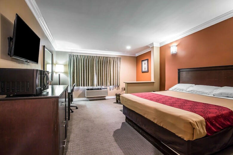 Hotel Baymont By Wyndham Ontario