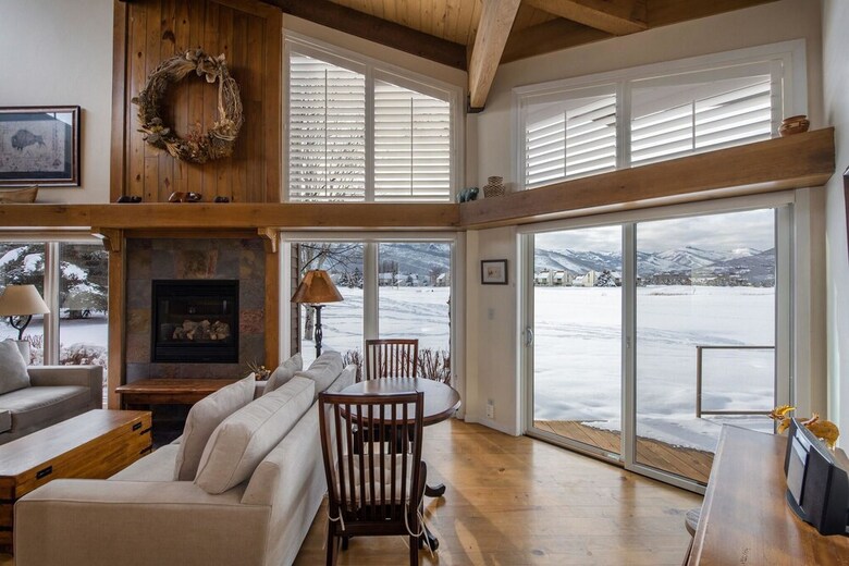 Lakeview Home 2001