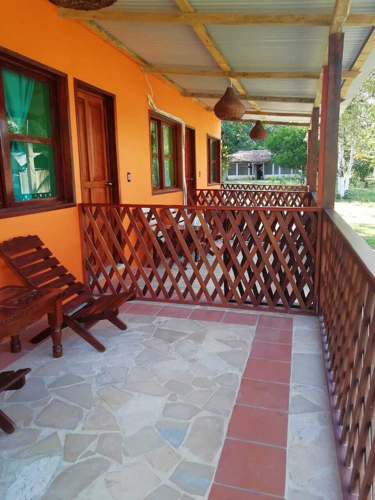 Hotel Caba�a Kayon & Zarco