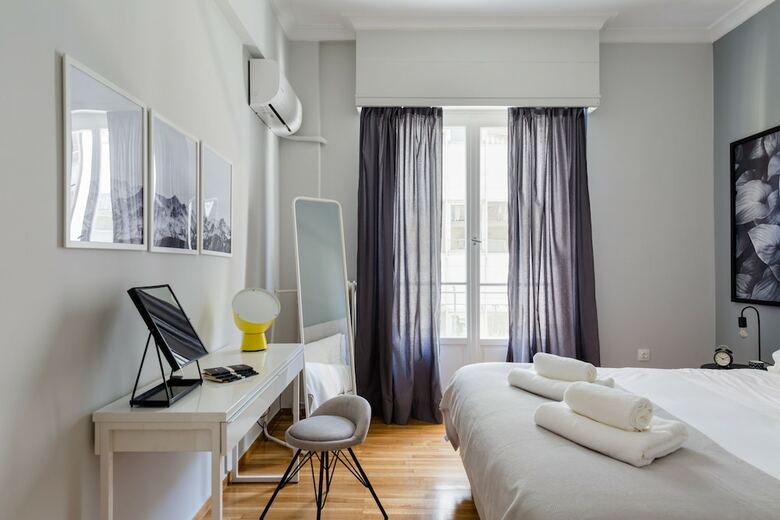 Upstreet Acropolis Heart Apartments