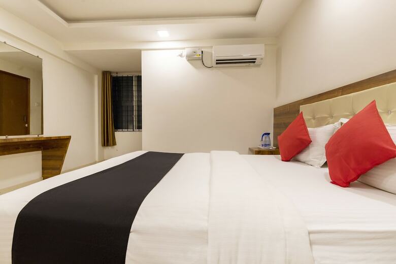 Hotel Capital O 49120 Ak International