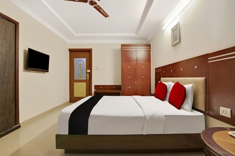 Capital O 11148 Amethyst Business Hotel