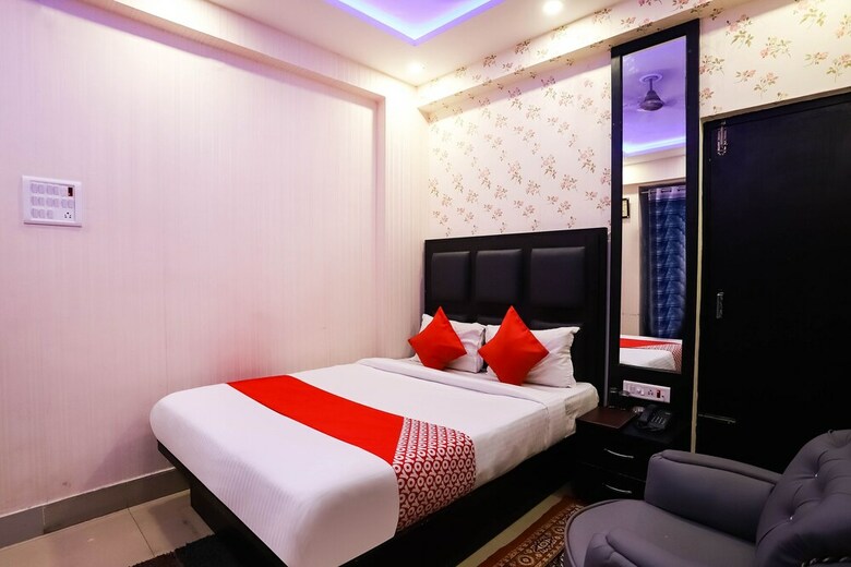 Oyo 40476 Hotel Devi Darbar