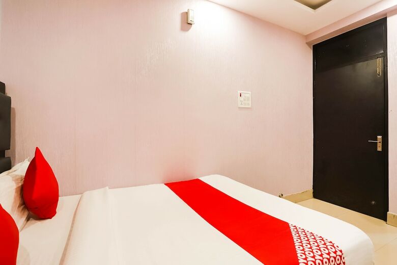 Oyo 40476 Hotel Devi Darbar