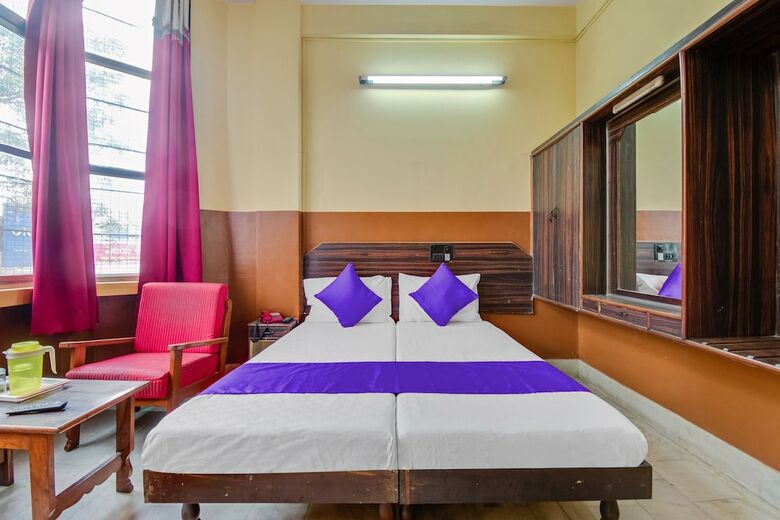 Spot On 48699 Hotel Pawan Sree Deluxe Lodge