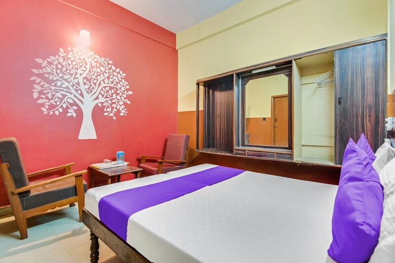Spot On 48699 Hotel Pawan Sree Deluxe Lodge