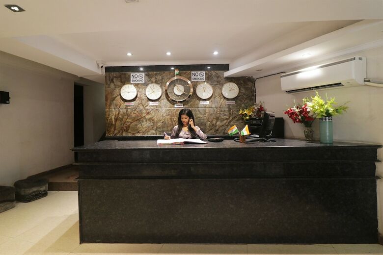 Hotel Oyo 49069 A Suites