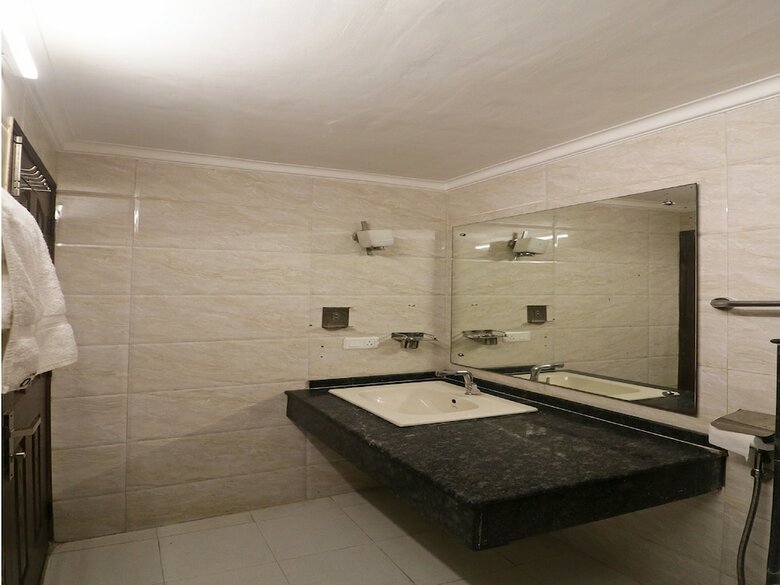 Hotel Oyo 49069 A Suites