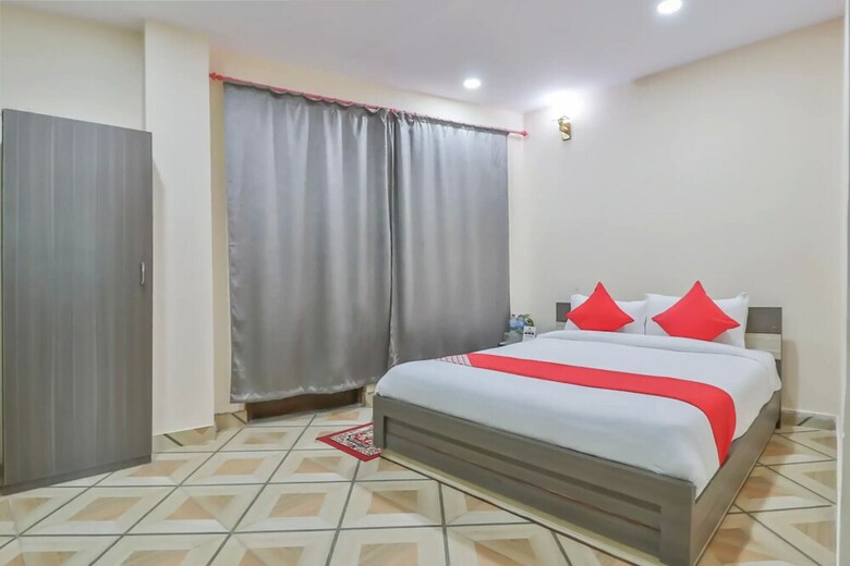 Oyo 615 Hotel Turahi