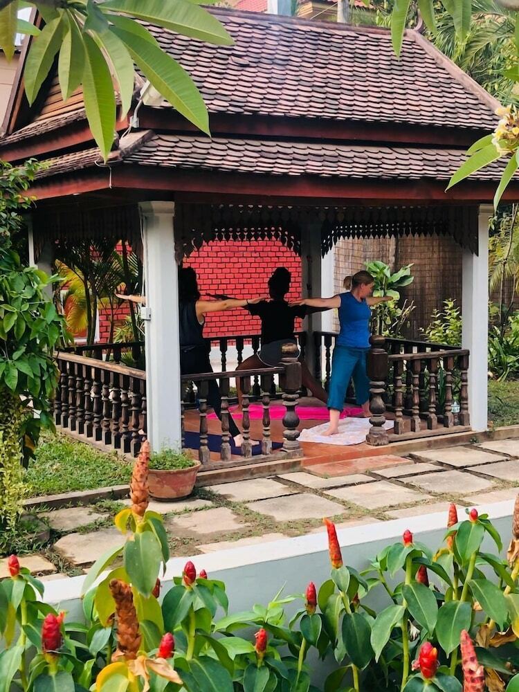 Isirafu Hotel & Residence