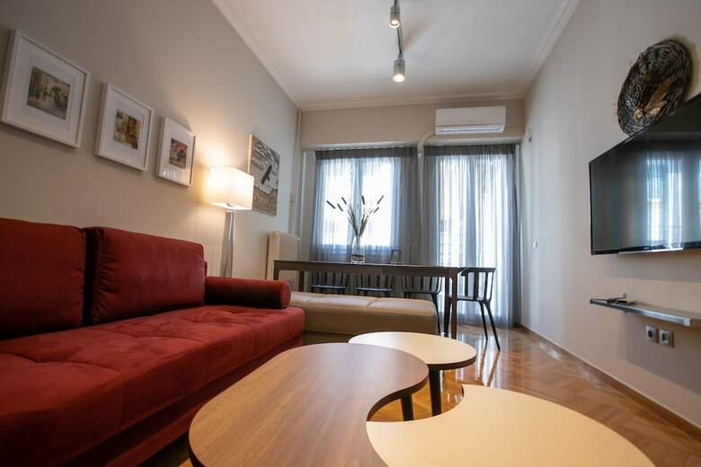 Luxurious 5 Bedroom-3 Bathroom Apartment 2- Athens