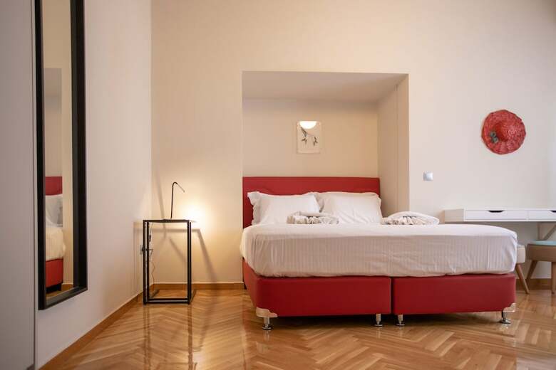 Luxurious 5 Bedroom-3 Bathroom Apartment 2- Athens