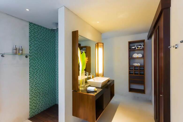 Kedonganan Beach Villas
