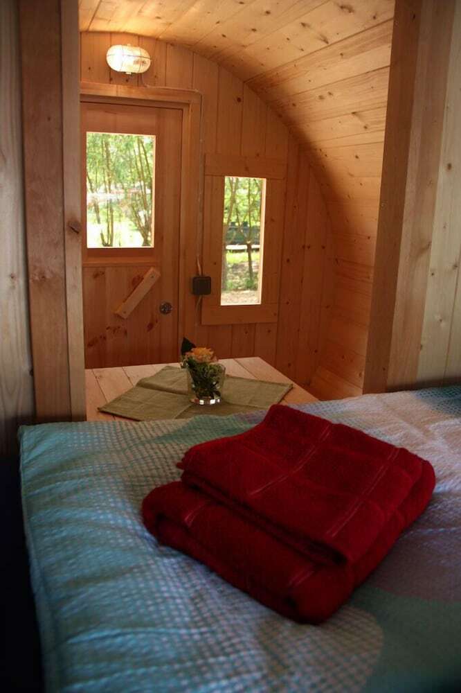 Mini Hotel �bernachten Im Gurkenfass