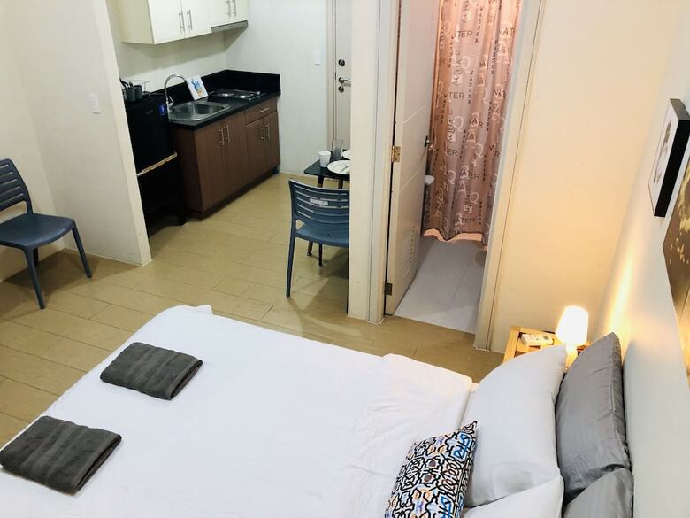 150 Newport By Homebeds - Airport