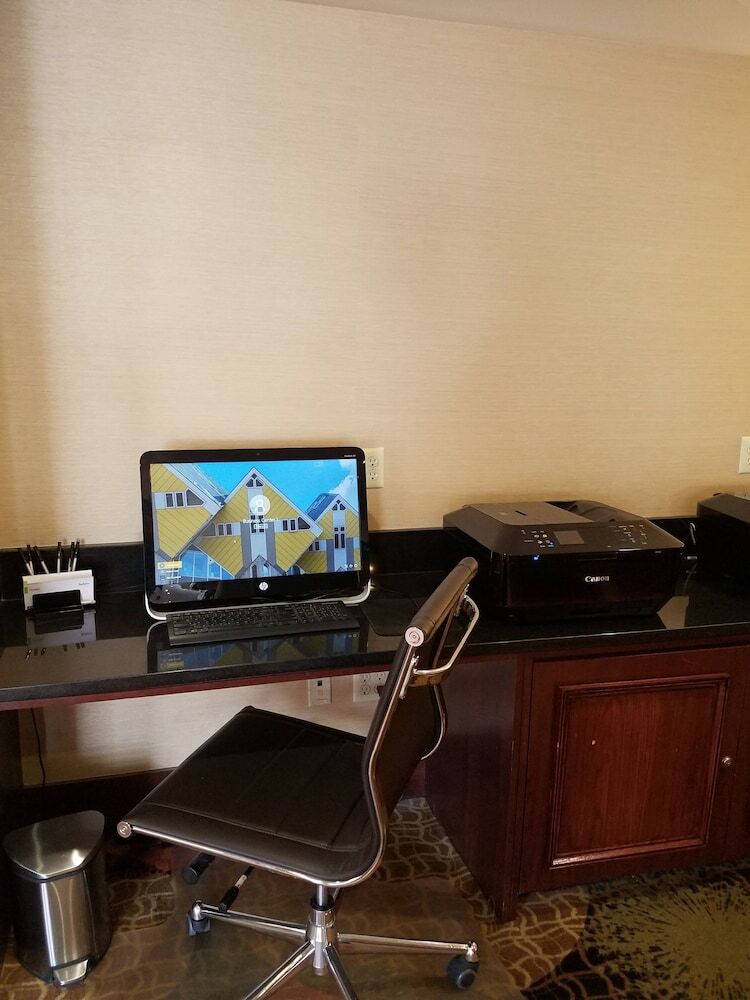 Radisson Hotel Detroit-farmington Hills