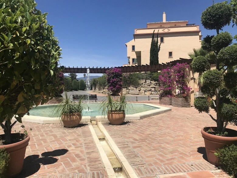 Apartment With Sea Views And Own Garden