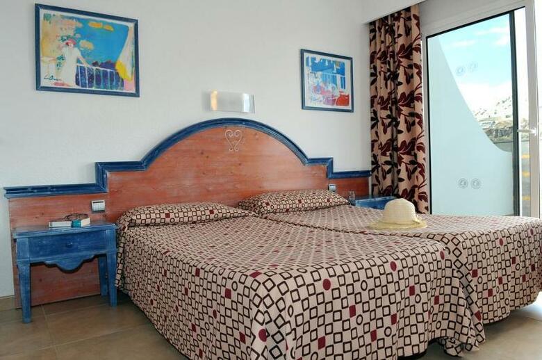Apartamentos Cala Nova