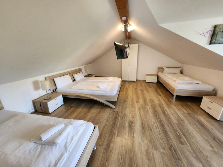 Hostal G�stehaus Schmidt