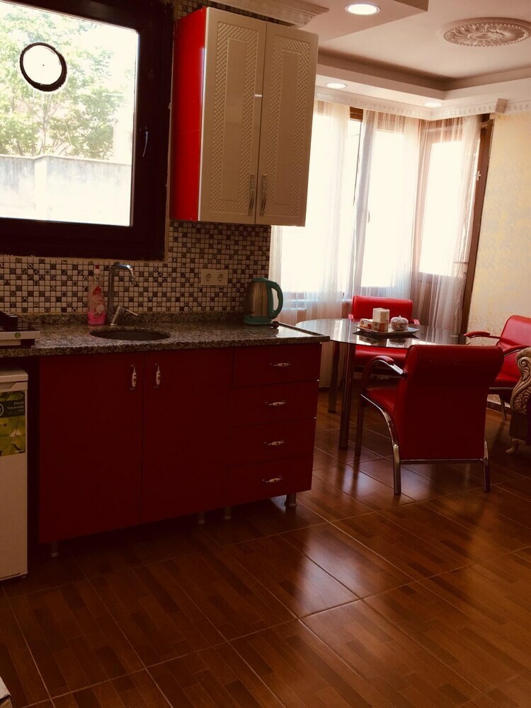 Deluxe Royal Apart