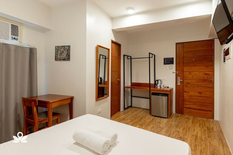 Hotel Zen Premium Uptown Bgc