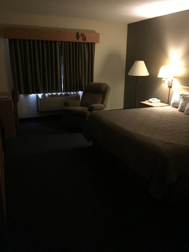 Hotel Moose Lake Lodge & Suites