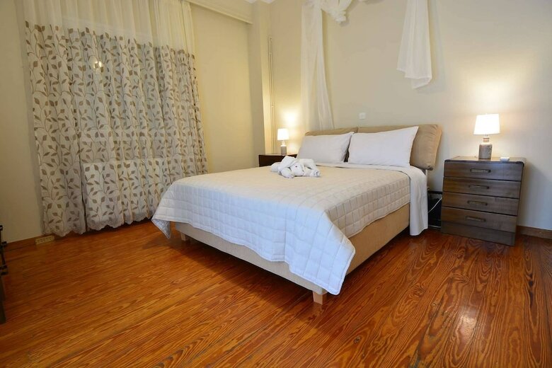 Mara's Apartments