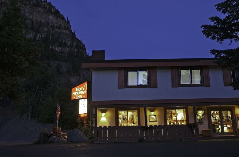 Posada Hot Springs Inn