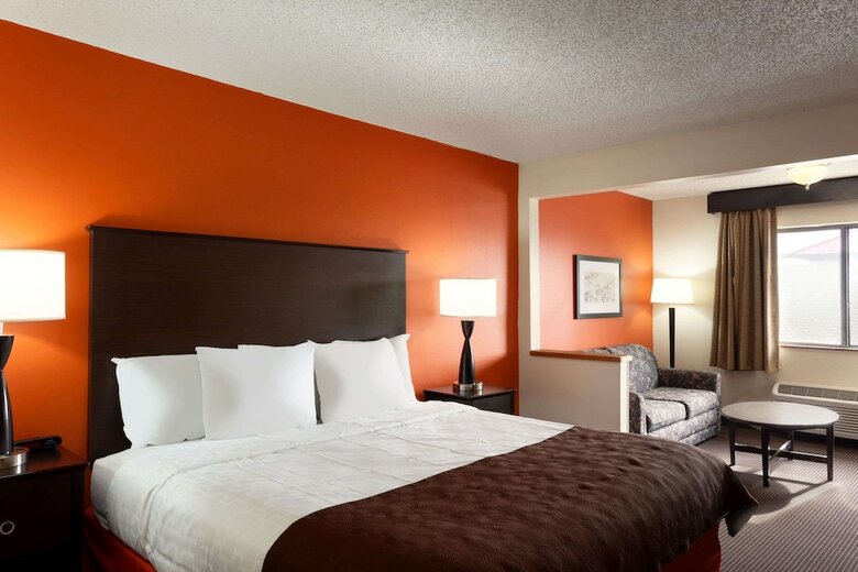 Hotel Americinn By Wyndham Salina