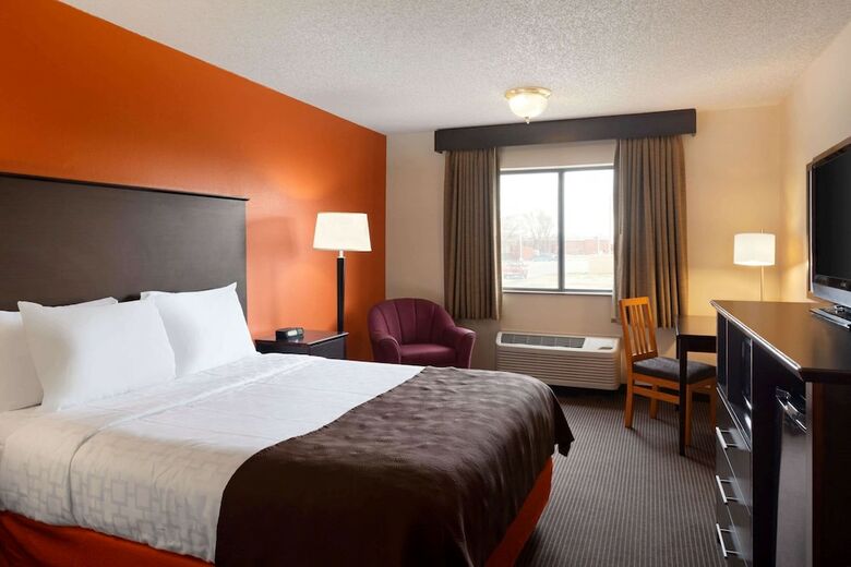Hotel Americinn By Wyndham Salina