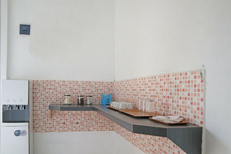 Hostal Oyo 1185 Sachila Residence Syariah
