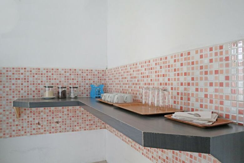 Hostal Oyo 1185 Sachila Residence Syariah