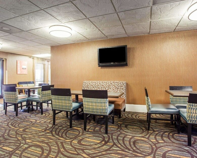 Hotel Comfort Inn & Suites At Stone Mountain