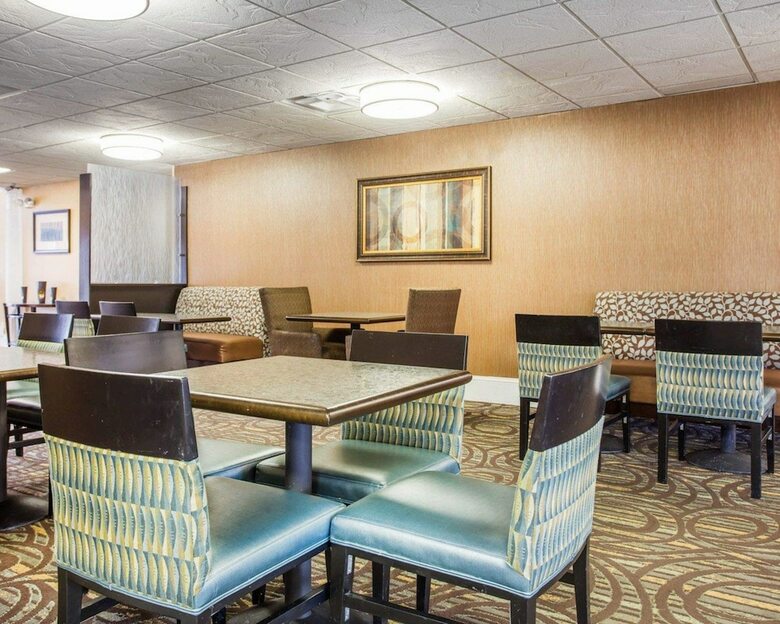 Hotel Comfort Inn & Suites At Stone Mountain