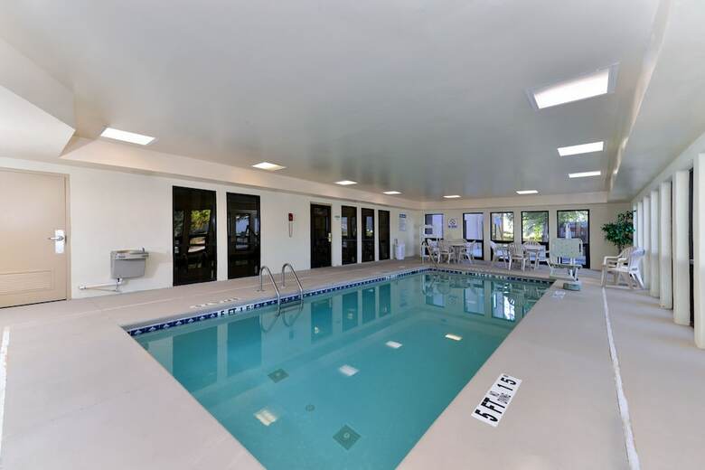 Hotel Comfort Inn & Suites At Stone Mountain
