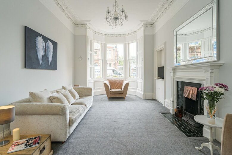 Chic 2 Br Apartment Near To Old Town