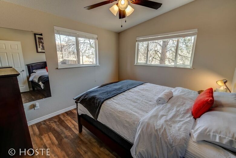 Mtn Dream! Fireplace, Patio & Hot Tub 4br