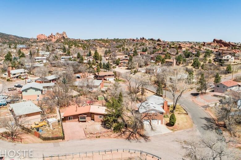 Mtn Dream! Fireplace, Patio & Hot Tub 4br