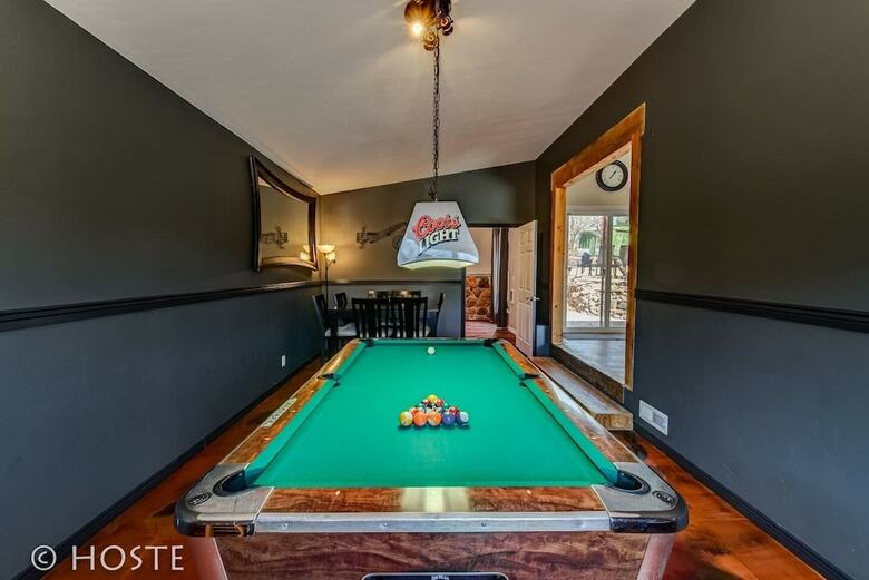 Mtn Dream! Fireplace, Patio & Hot Tub 4br