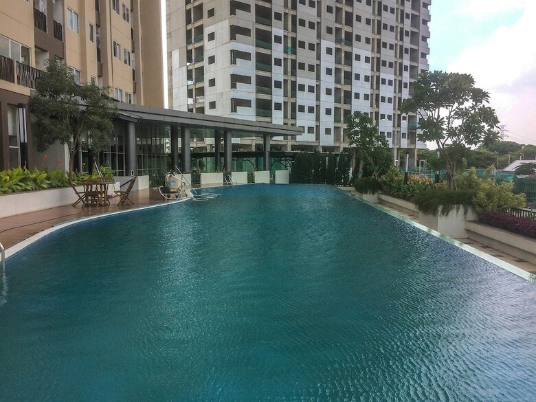 Spacious 1 Br At The Oasis Cikarang Apartment