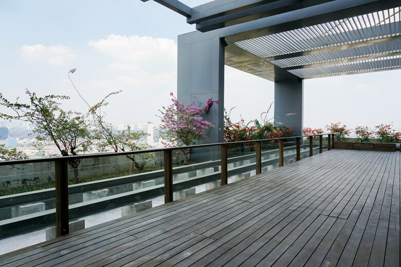 Elegant 1br Veranda Residence @ Puri Apartment