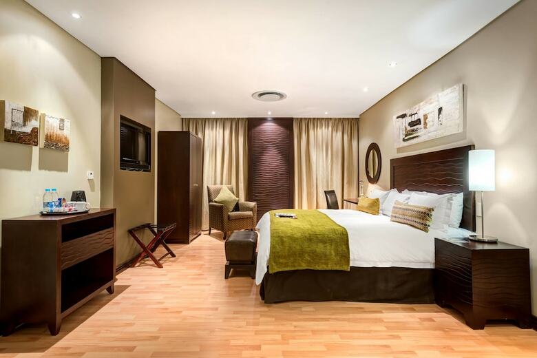 Protea Hotel By Marriott Transit O.r. Tambo Airport