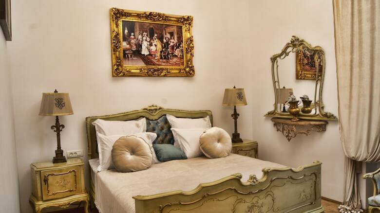 Conacul Coroanei Luxury Boutique Hotel