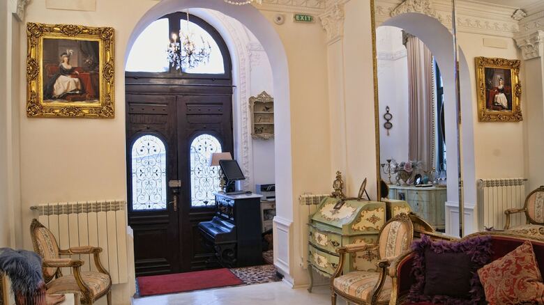 Conacul Coroanei Luxury Boutique Hotel
