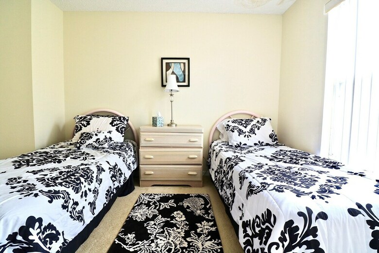 Villa Vibrant & Chic Home W/ Private Pool & Lake View